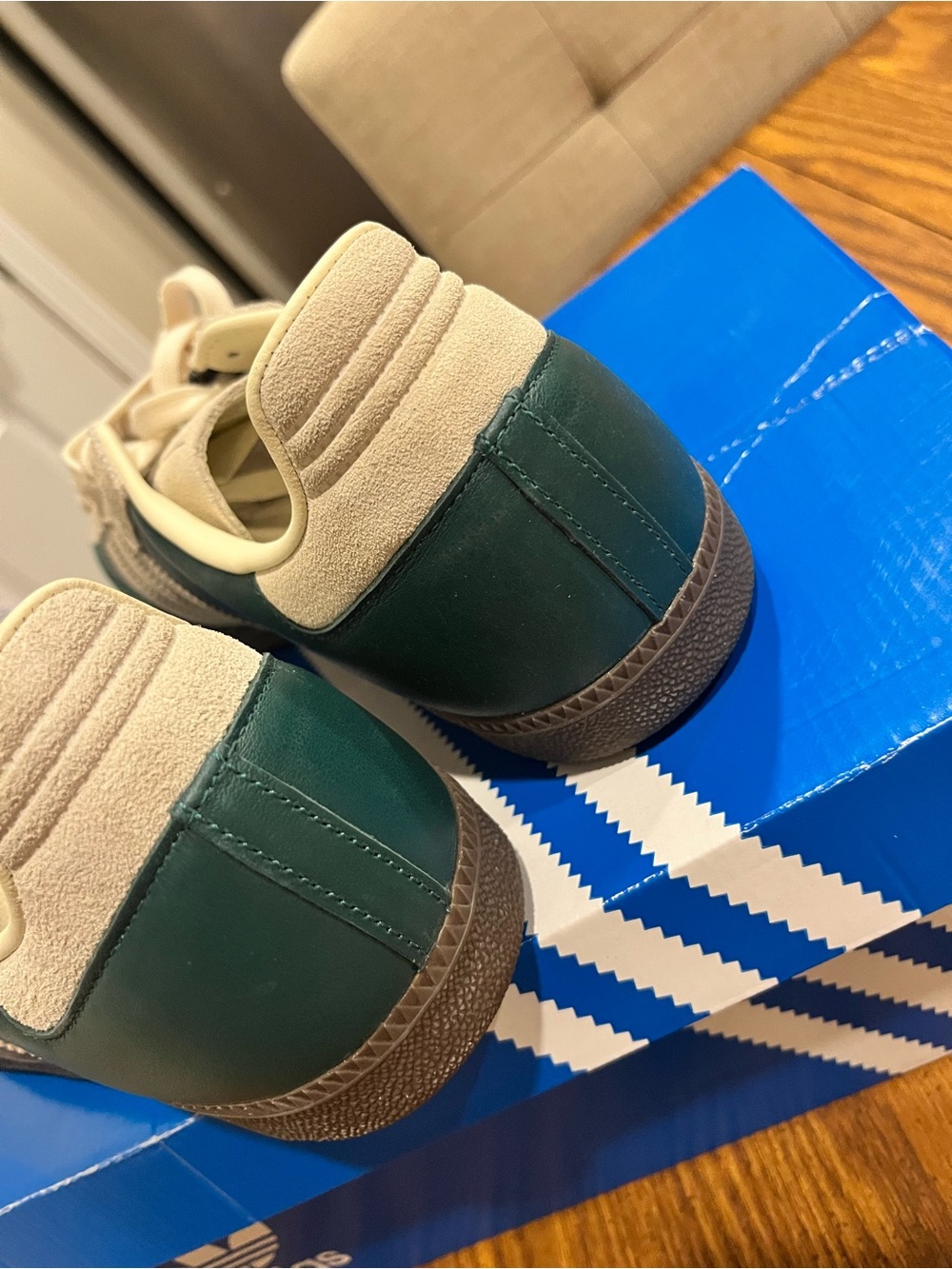 adidas Samba OG Sneakers in Forest Green and Cream - Picture 4 of 6